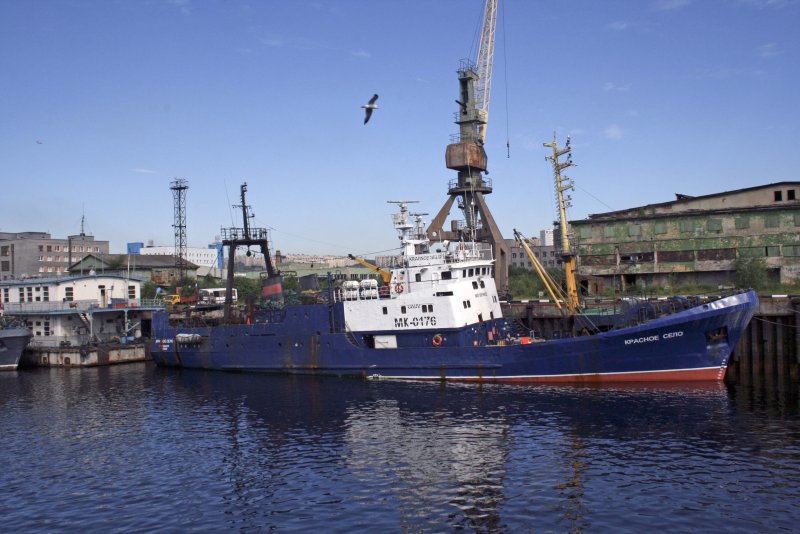 Траулер Тезей Мурманск