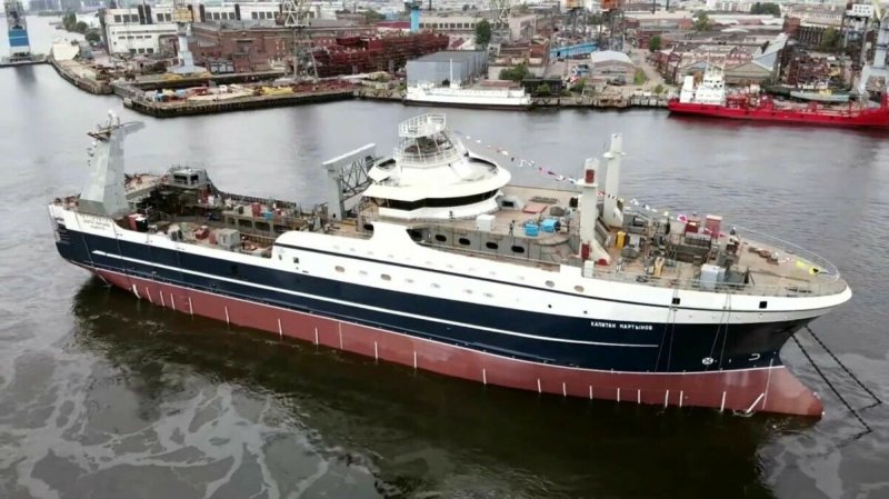 Ст-192 траулер Адмиралтейские верфи