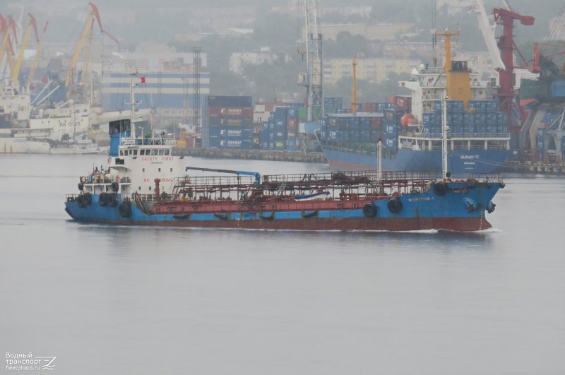 Фото с затоплением Петра Великого