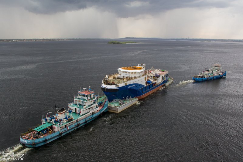 Буксир Андрей Степанов