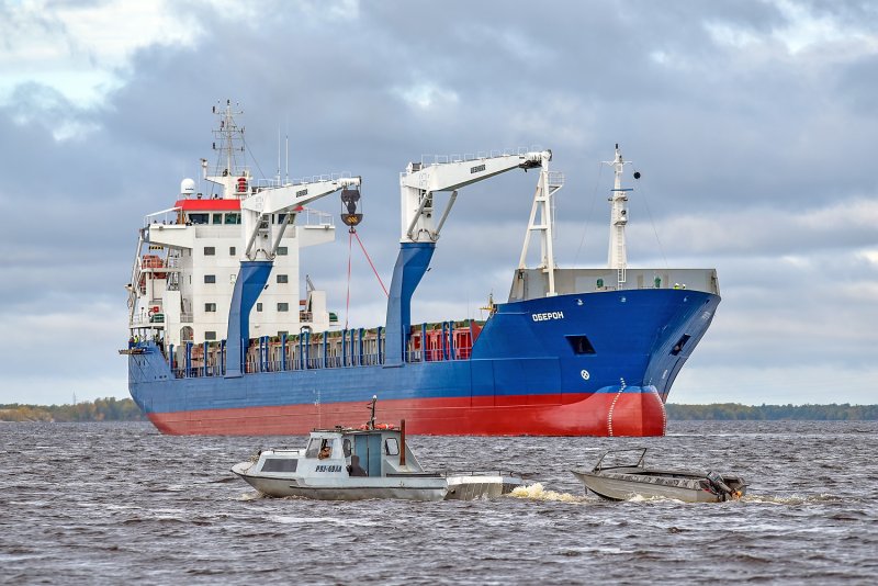 Теплоход Оберон