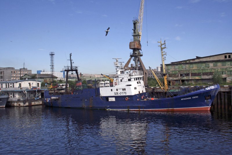 Таврический траулер Мурманск