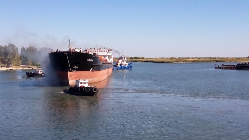 Теплоход Эльга 1