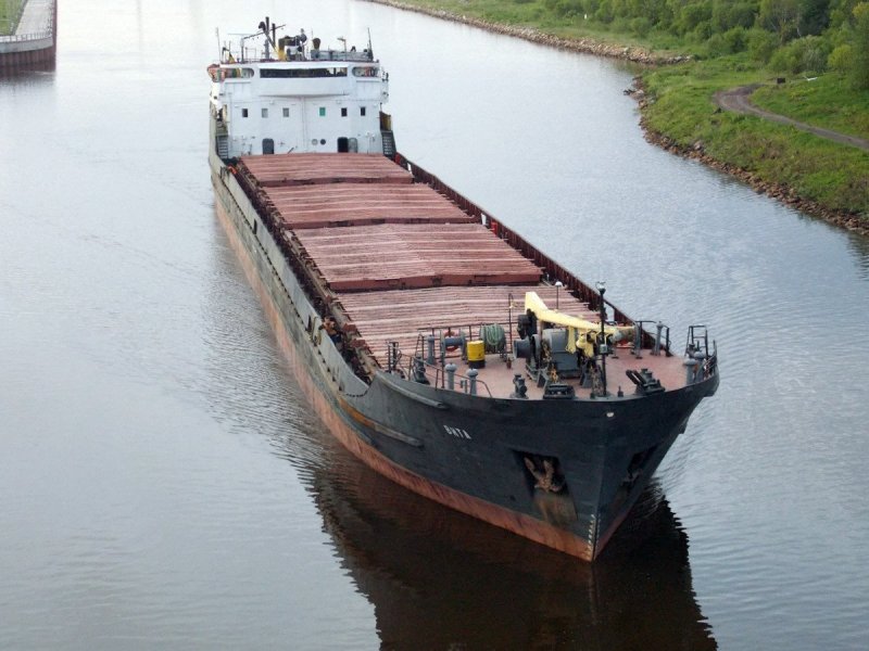 Грузовой теплоход Волго Балт