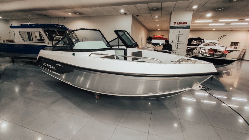 Лодка Victory 515