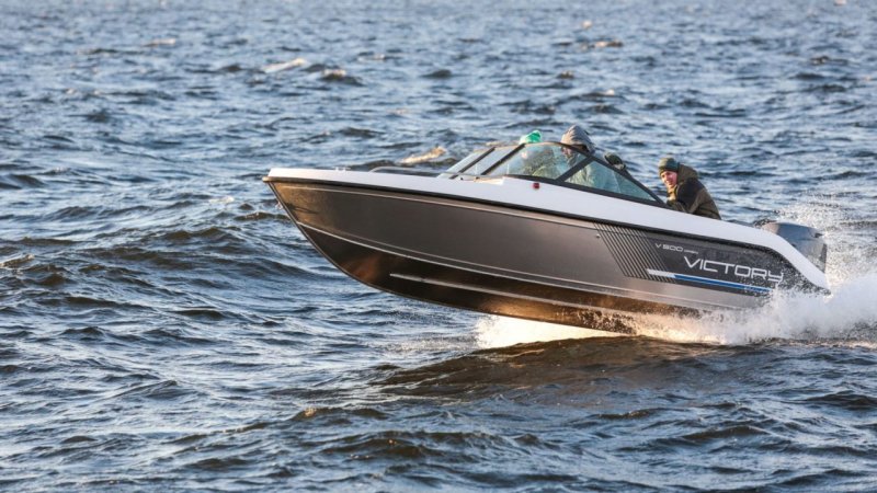 Моторное судно Victory 500