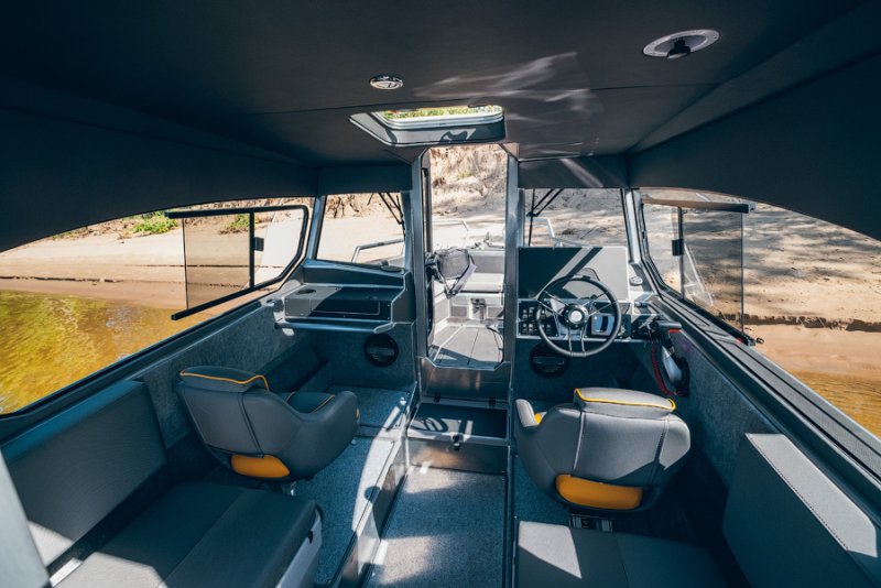 Катер Victory а8 Cabin