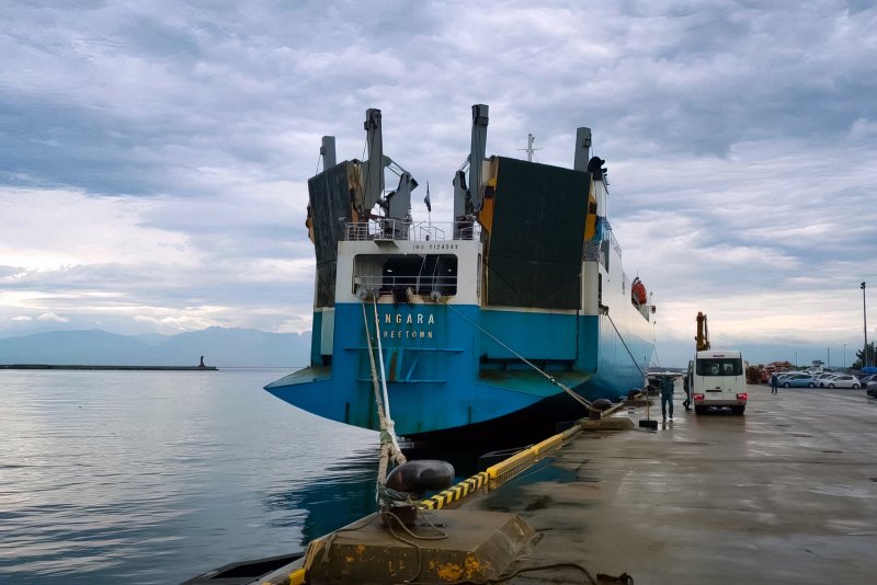 Теплоход Ангара Владивосток