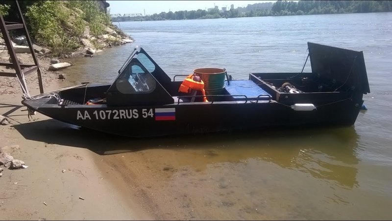 Катер ПНД водомет