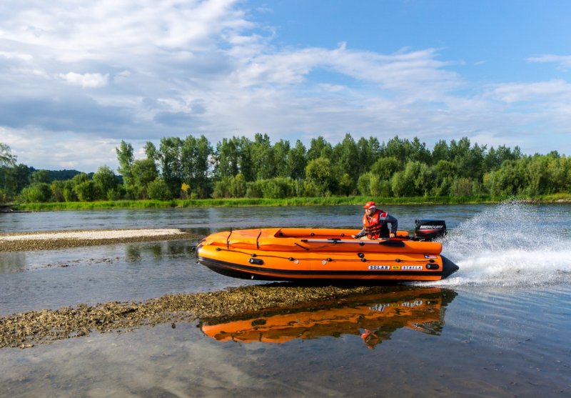 Лодка Солар 470