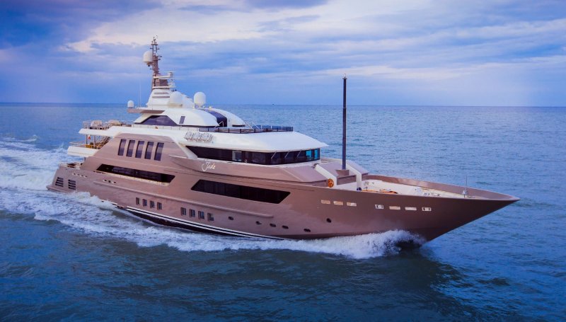 Яхта CRN 52m