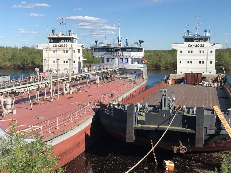 Буксир-толкач 1587