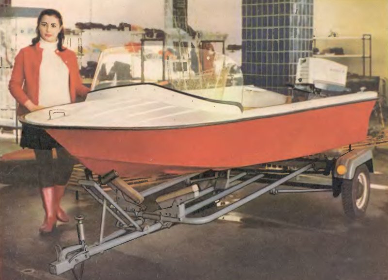 Советская лодка янтарь