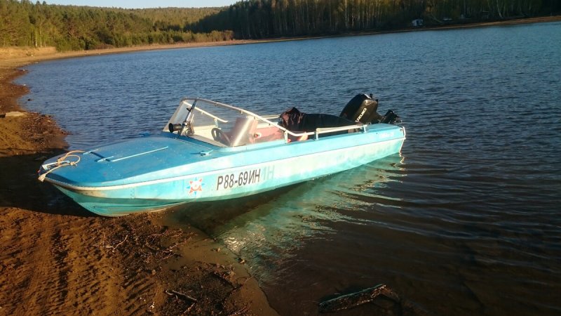 Моторная лодка Обь 3