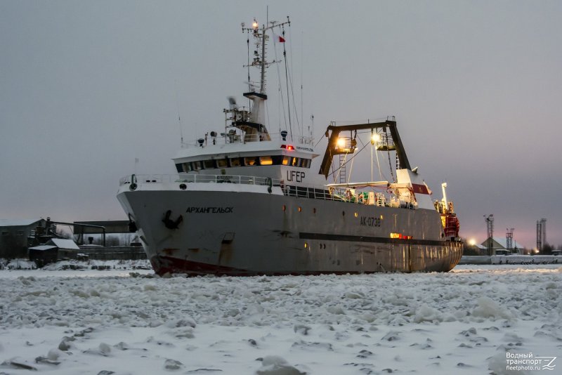 Траулер Архангельск рыболовный