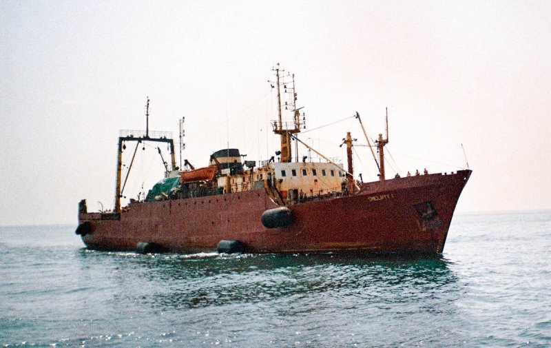 Рыболовецкий траулер БМРТ