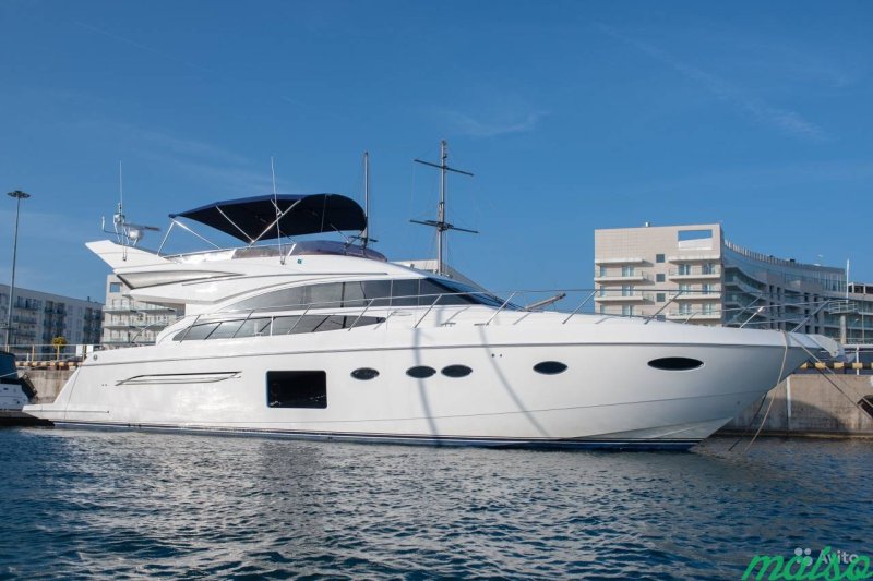 Моторной яхте Princess 67 Aura в Сочи: