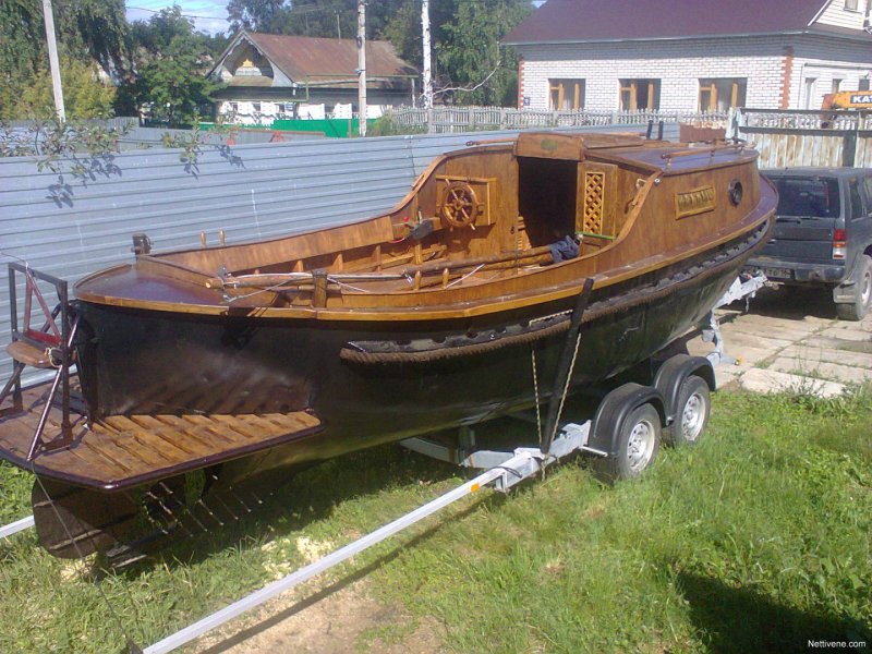 Катер водоизмещающий 6 м