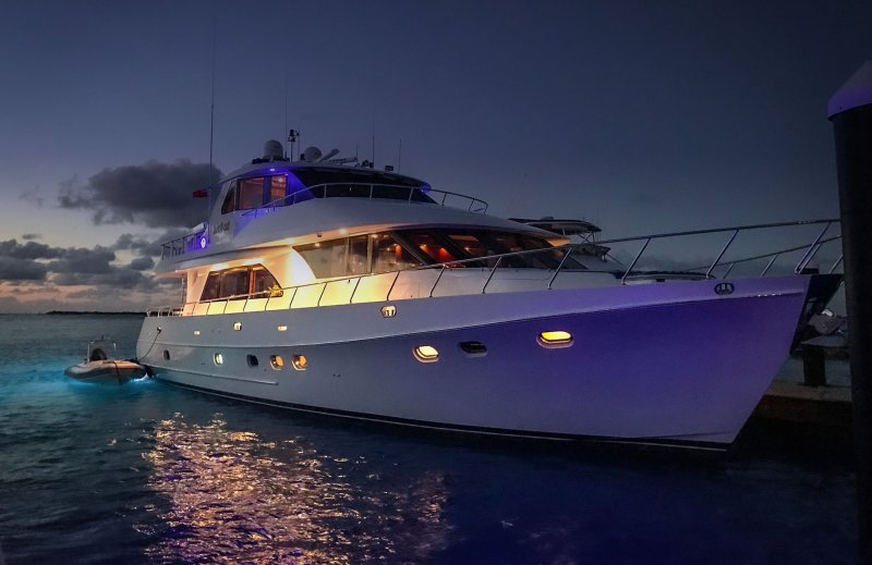 Яхта Ocean Alexander 155