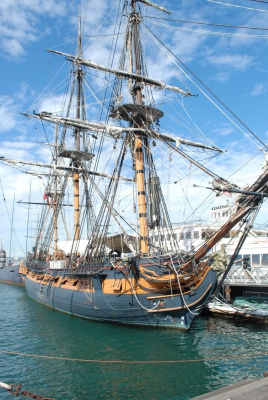 Парусник HMS Surprise