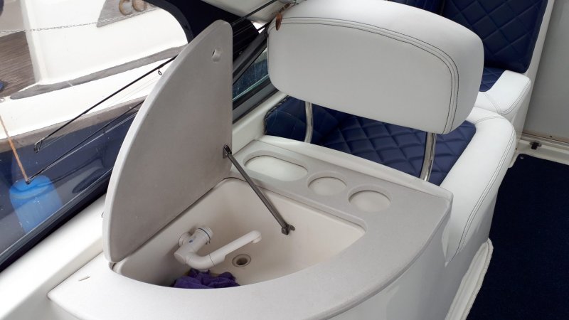 Wellcraft Martinique 3000 каюта