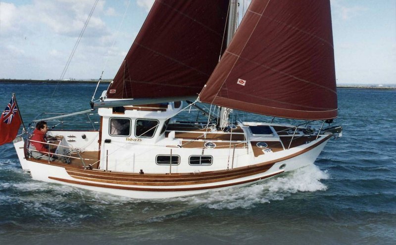 Яхта Fisher 25