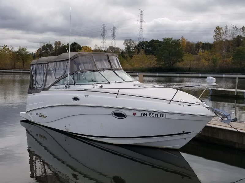 Rinker Fiesta Vee 320