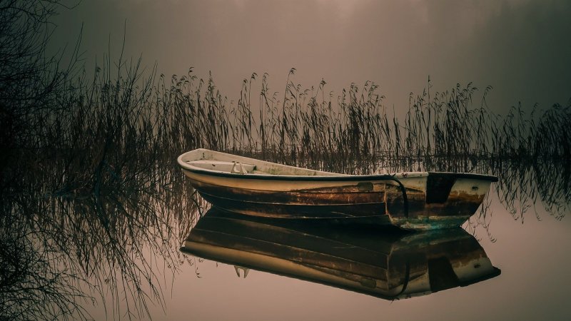 Лодка на озере