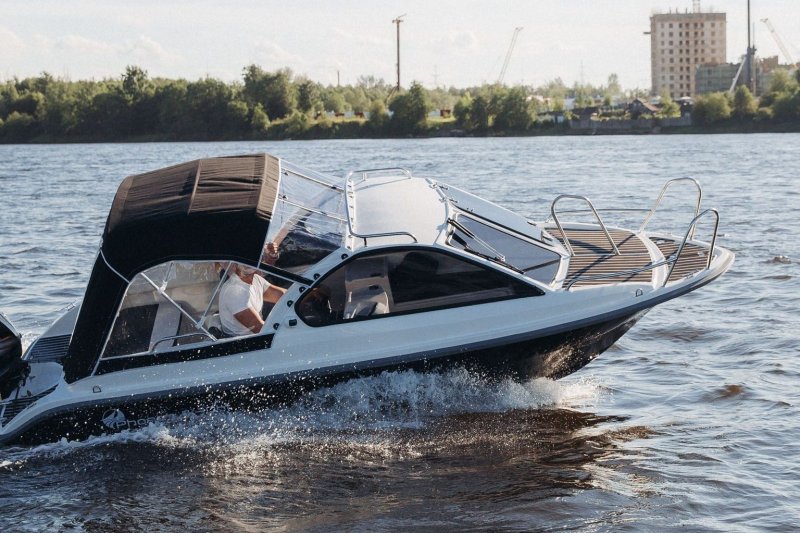 Катер Phoenix 530ht