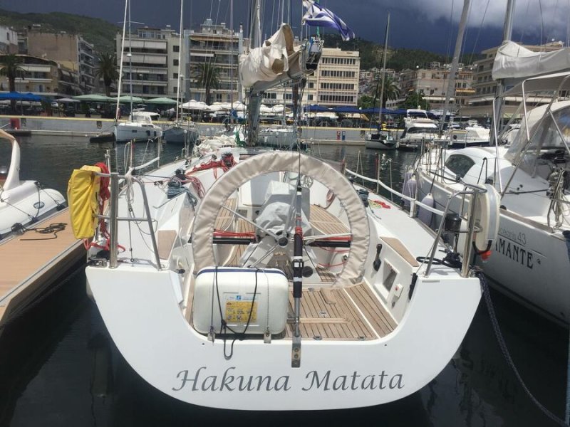 Парусная лодка Акуна Матата