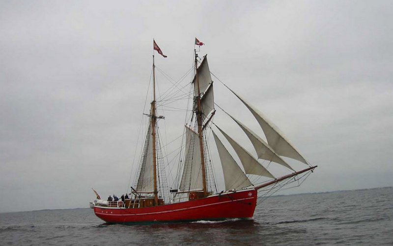 Парусное судно (Sailing Vessel)