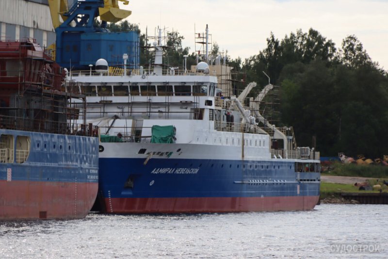 Адмирал Невельской судно