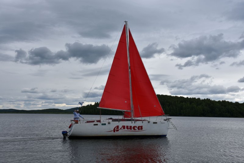 Яхта Алиса Азов