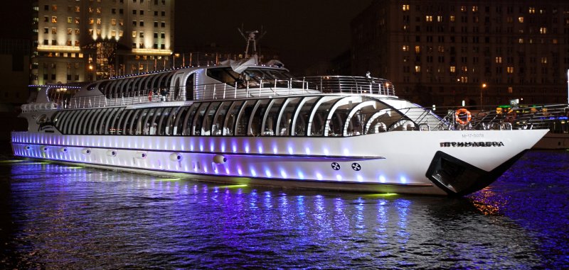 Корабль на Москве реке Рэдиссон