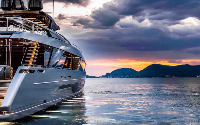 Superyacht Riva 110