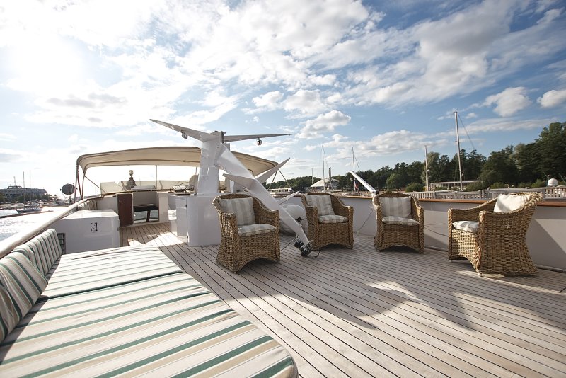 Леди Ола яхта