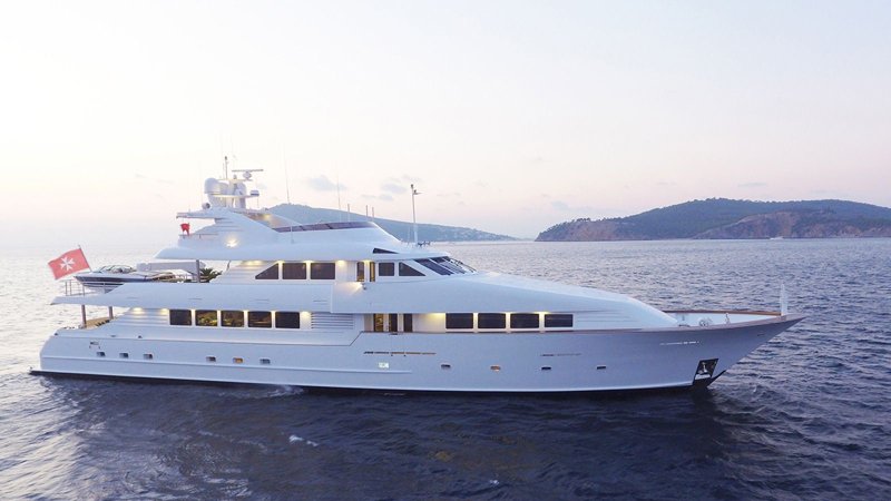 Моторная яхта Мальта