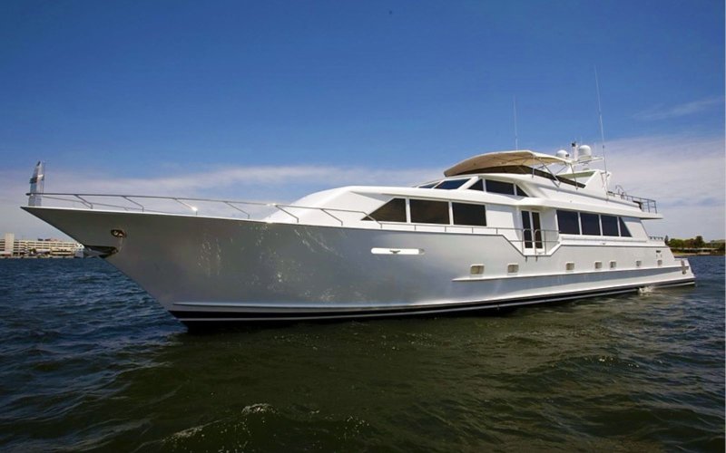 Бровард 98 яхта