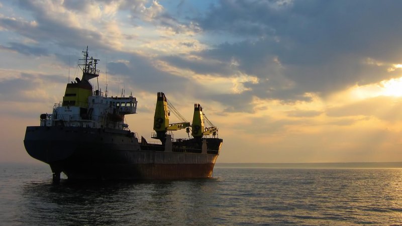 Корабль на воде