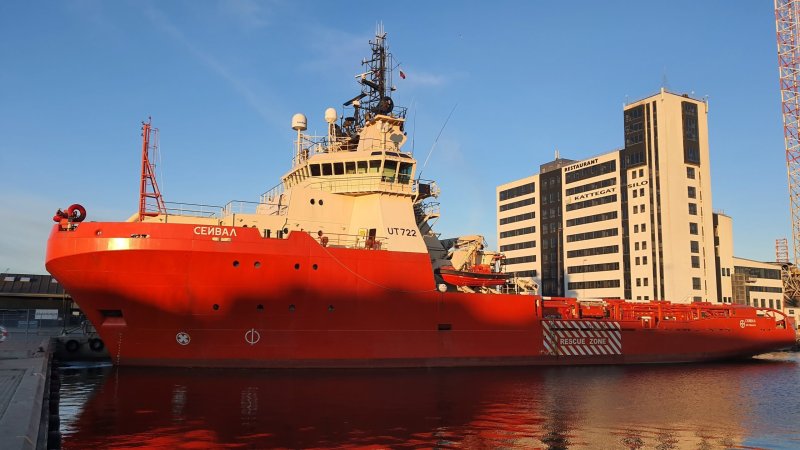 Транспортно буксирное судно UT-722