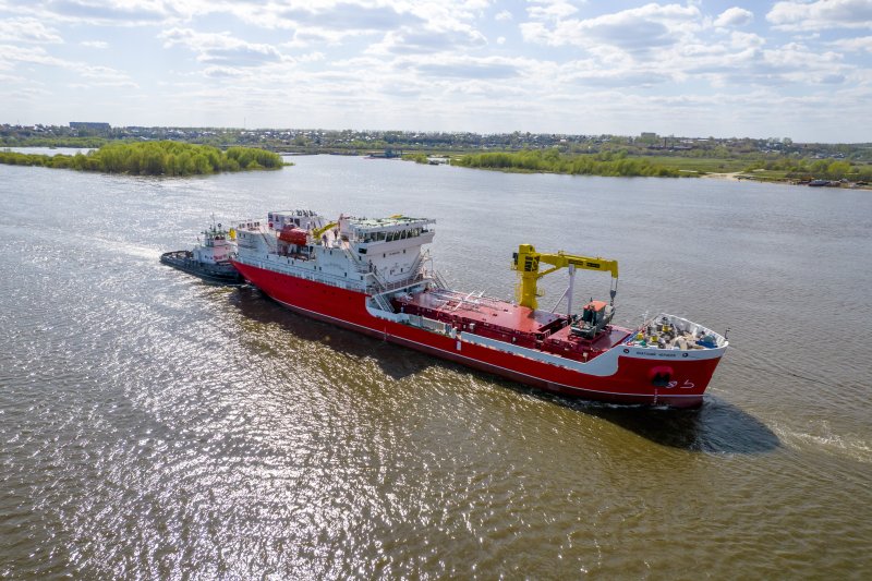 Теплоход Анатолий Чернеев