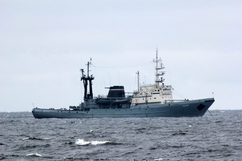 Океанский буксир-спасатель пр.1452 типа Барс