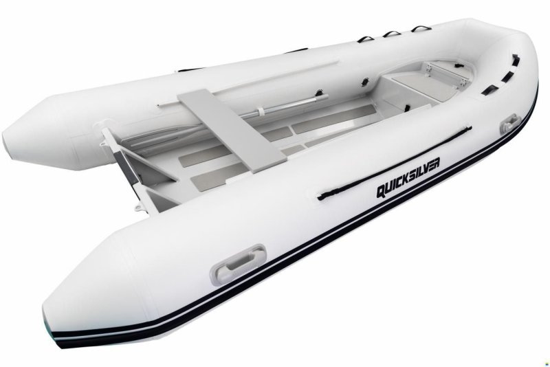 Quicksilver лодка 3,6