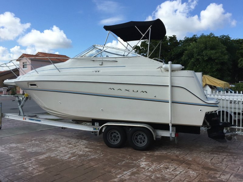 2400 SCR Maxum 2001