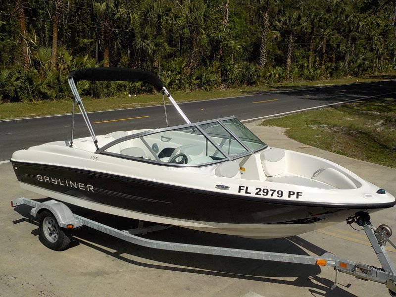 Лодка Bayliner 175