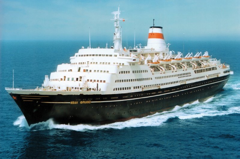 Круизный лайнер Шота Руставели