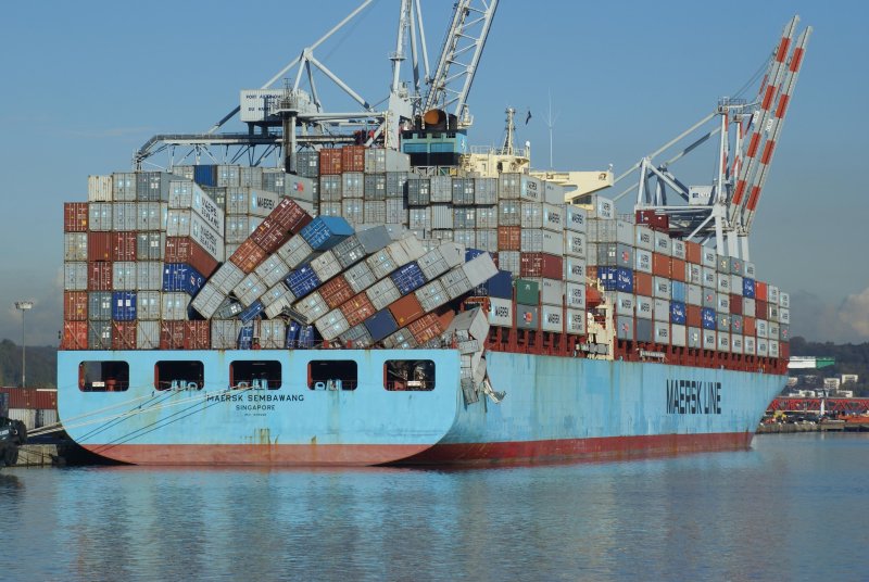 Контейнеровоз морской Maersk