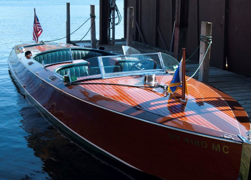 Runabout лодка
