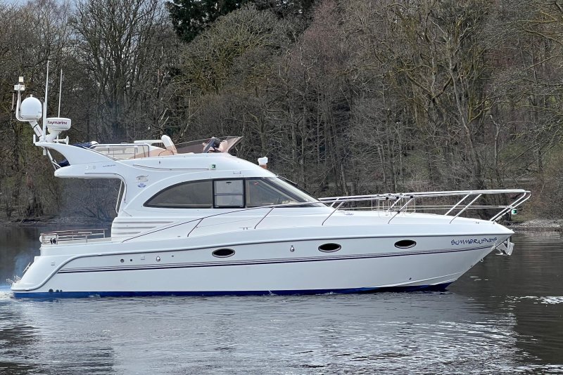 Galeon 330 Fly