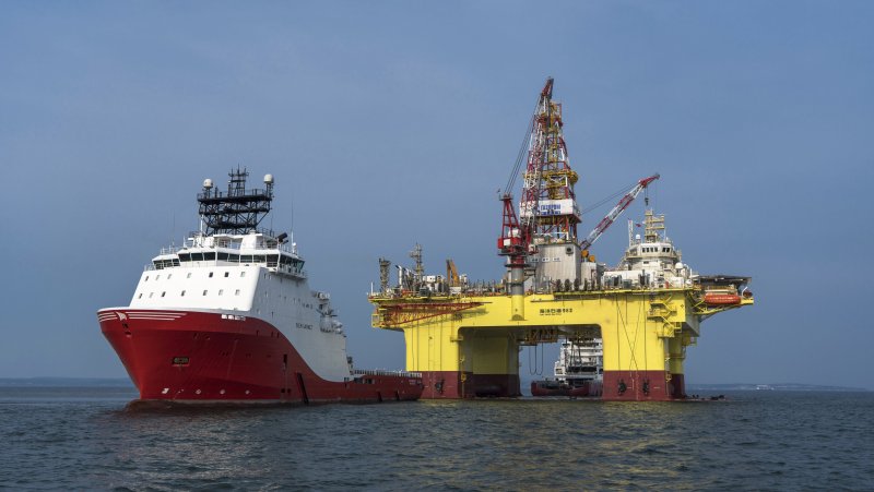 Охотское море Газпром нефть